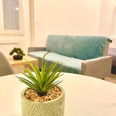 Studio Confortable Au Centre De Manosque Luaran gambar