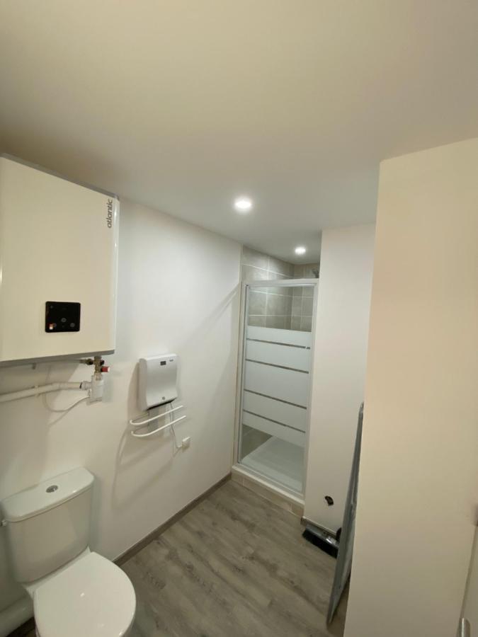 Studio Confortable Au Centre De Manosque Luaran gambar