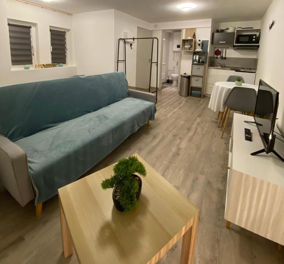 Studio Confortable Au Centre De Manosque Luaran gambar